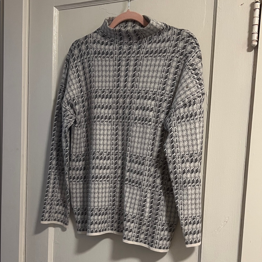 Black and Gray Houndstooth Sweater